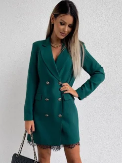 Blazer Court Femme avec Manches Longues à Col Revers Coupe Cintrée avec Boutons Unicolore