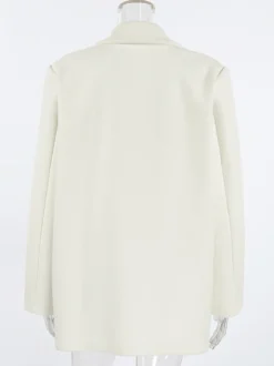 Blazer crème à revers cranté pour femme - Veste oversize à simple boutonnage - Tenue printanière décontractée et minimaliste idéale pour la ville (collection printemps 2026)