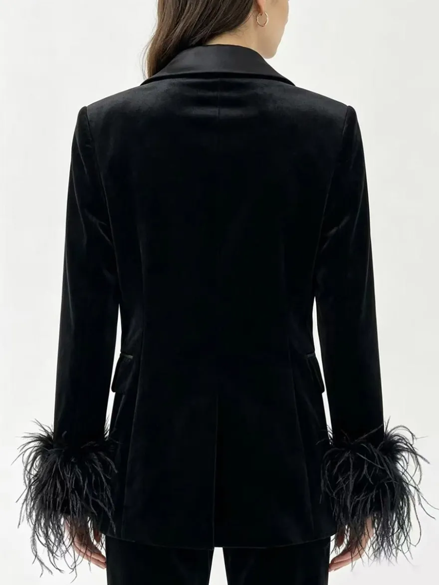 Blazer en velours satiné pour femme revers en satin et poignets ornés de plumes