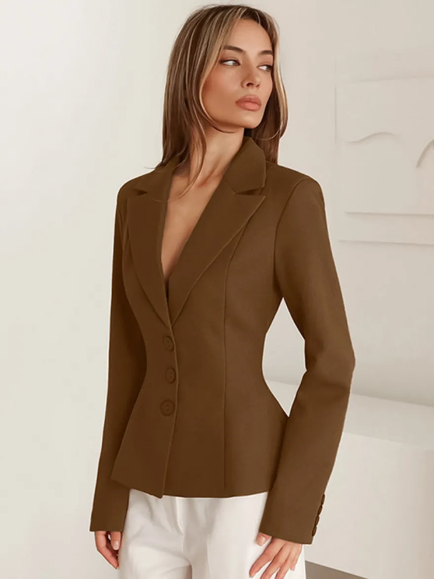 Blazer femme taille cintrée - Veste élégante à col cranté et coupe slim - Tenues professionnelles printemps 2026 au luxe discret