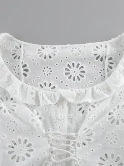 Blouse blanche à lacets pour femme col en V manches courtes en coton chic