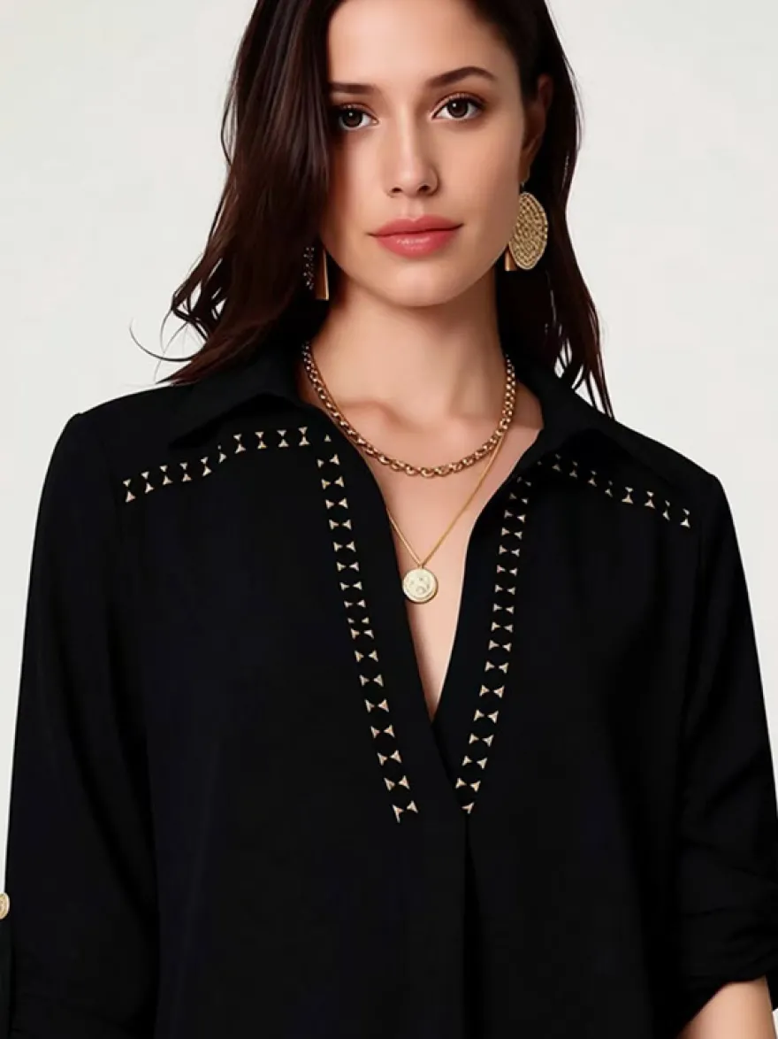 Blouse noire pour femme col en V boutons chics manches courtes découpées