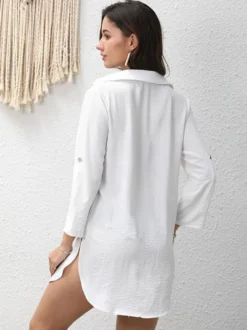Blouse noire pour femme col en V boutons chics manches courtes découpées