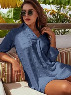 Blouse pour femme bleu foncé à col rabattu manches courtes décontractées en mousseline.