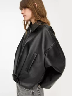 Blouson aviateur oversize en similicuir avec ceinture pour l'automne 2026