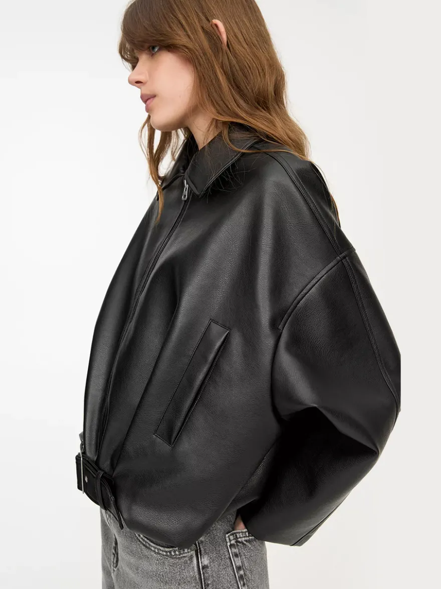Blouson aviateur oversize en similicuir avec ceinture pour l'automne 2026