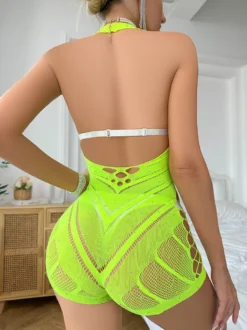 Body short en résille dos nu avec découpes latérales et strass au dos lingerie ajustable