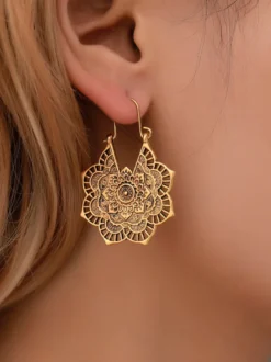 Boucles d'oreilles bohèmes à fleurs creuses pour femmes 2026