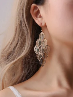 Boucles d'oreilles à feuilles creuses superposées pour femmes 2026