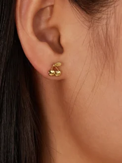 Boucles d'oreilles à tige en forme de cerise dorée pour femme 2026