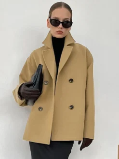 Caban camel croisé pour femme - Coupe carrée minimaliste à revers cranté - Collection streetwear printemps 2026 au luxe discret
