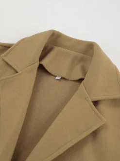 Caban camel croisé pour femme - Coupe carrée minimaliste à revers cranté - Collection streetwear printemps 2026 au luxe discret