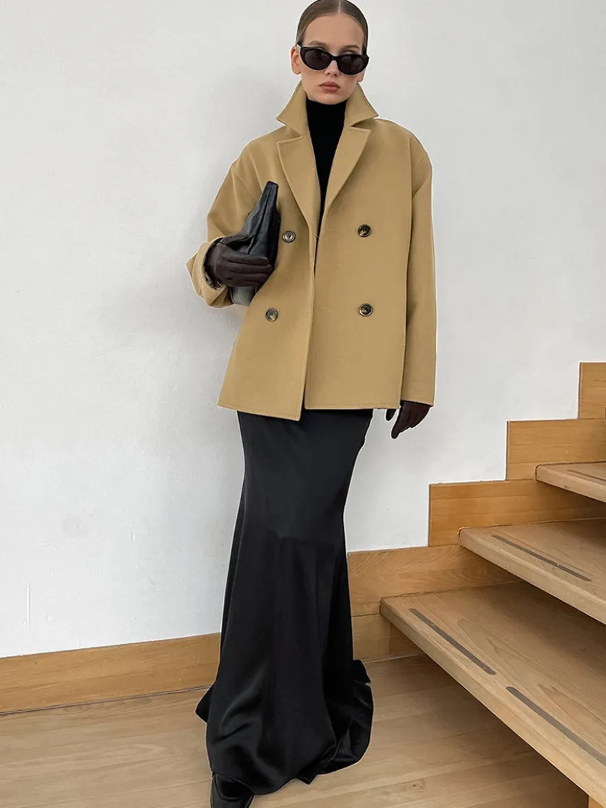 Caban camel croisé pour femme - Coupe carrée minimaliste à revers cranté - Collection streetwear printemps 2026 au luxe discret