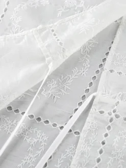 Chemise blanche à lacets pour femme col montant manches 3/4 style décontracté