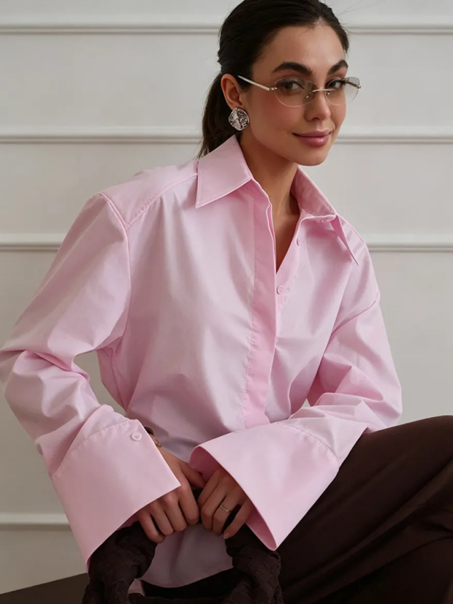 Chemise habillée à manches longues col pointu oversize et poignets larges