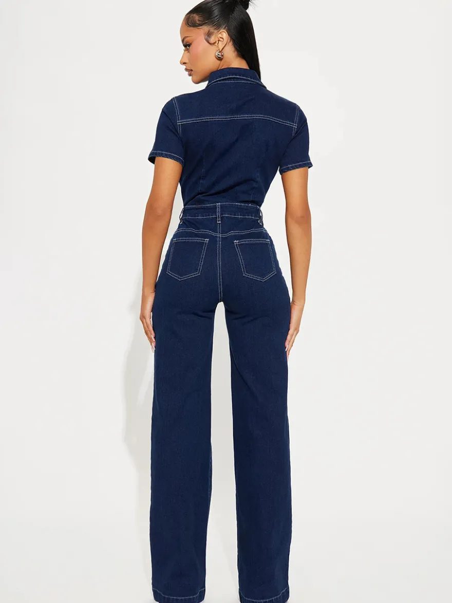 Combinaison en jean à coutures contrastées pour femme - Combinaison rétro bleu foncé délavée à manches courtes et jambes larges - Collection streetwear décontractée printemps 2026