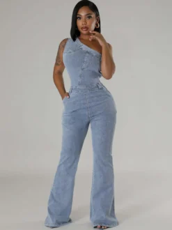 Combinaison en jean délavé asymétrique pour femme - Combinaison moulante sexy évasée bleu clair style années 2000 - Tenue de soirée estivale 2026