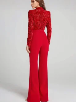 Combinaison rouge avec haut en dentelle col haut manches longues jambe évasée tenue de soirée semi-formelle pour femmes 2026