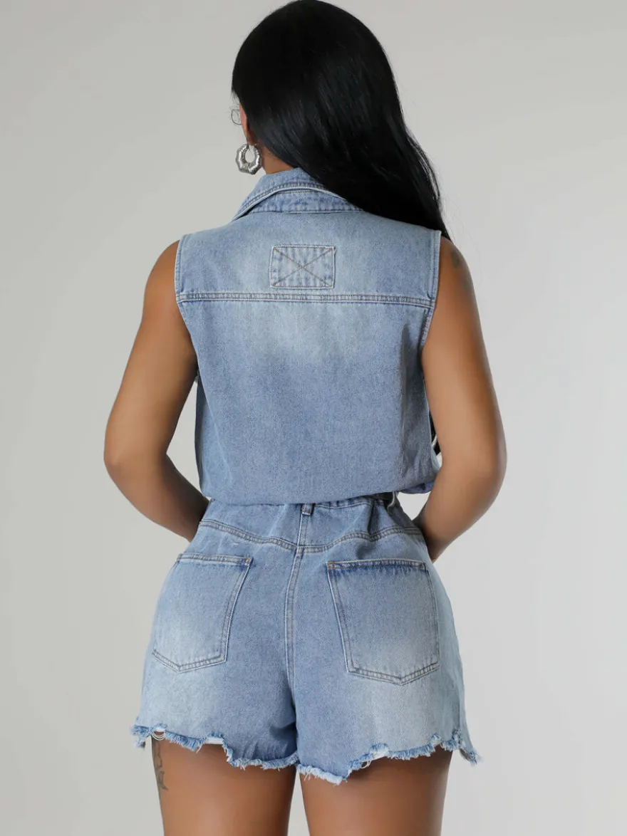 Combinaison short en jean sans manches pour femme - Short une pièce bleu clair délavé à taille nouée - Tenue de club été 2026