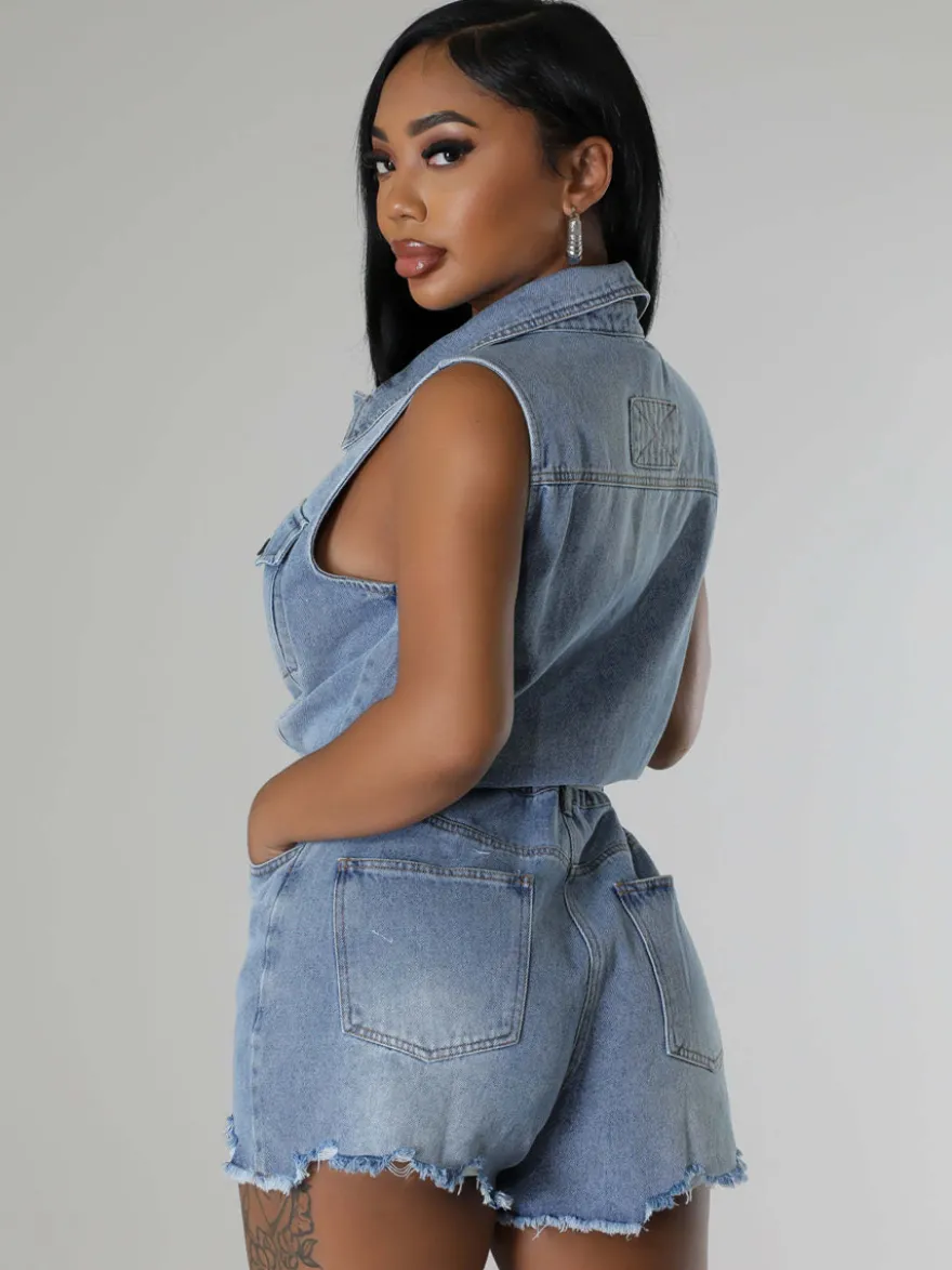 Combinaison short en jean sans manches pour femme - Short une pièce bleu clair délavé à taille nouée - Tenue de club été 2026