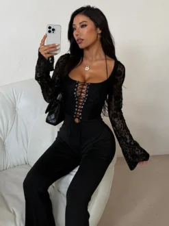 Combinaison évasée à lacets pour femme - Combinaison moulante à manches longues en dentelle florale gothique noire - Tenue de soirée printanière 2026