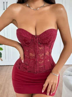 Corset jaune chic sans bretelles coupe ajustée à lacets et broderies