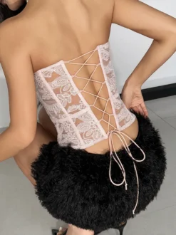 Corset jaune chic sans bretelles coupe ajustée à lacets et broderies