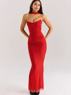 Ensemble de fête 3 pièces pour femme composé d'un corset sans bretelles d'une jupe longue en maille et d'un foulard. 2026