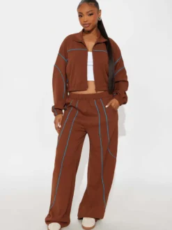 Ensemble de survêtement court zippé à bordure passepoilée et jambes larges pour femmes 2026