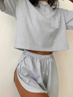 Ensemble deux pièces blanc décontracté imprimé t-shirt à col rond et manches courtes avec cordon de serrage pantalon.