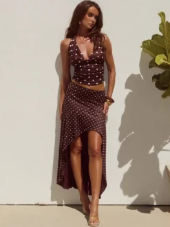 Ensemble deux pièces à pois pour femme - Haut blanc dos nu à col bénitier et jupe longue asymétrique à volants - Vacances d'été à la plage 2026
