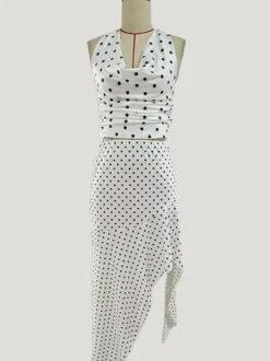 Ensemble deux pièces à pois pour femme - Haut blanc dos nu à col bénitier et jupe longue asymétrique à volants - Vacances d'été à la plage 2026