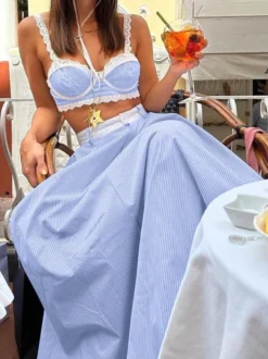 Ensemble deux pièces à rayures bleues style streetwear chic bretelles en dentelle jupe sans manches