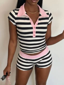 Ensemble 2 pièces assorti : polo court à demi-zip rayé et short taille haute