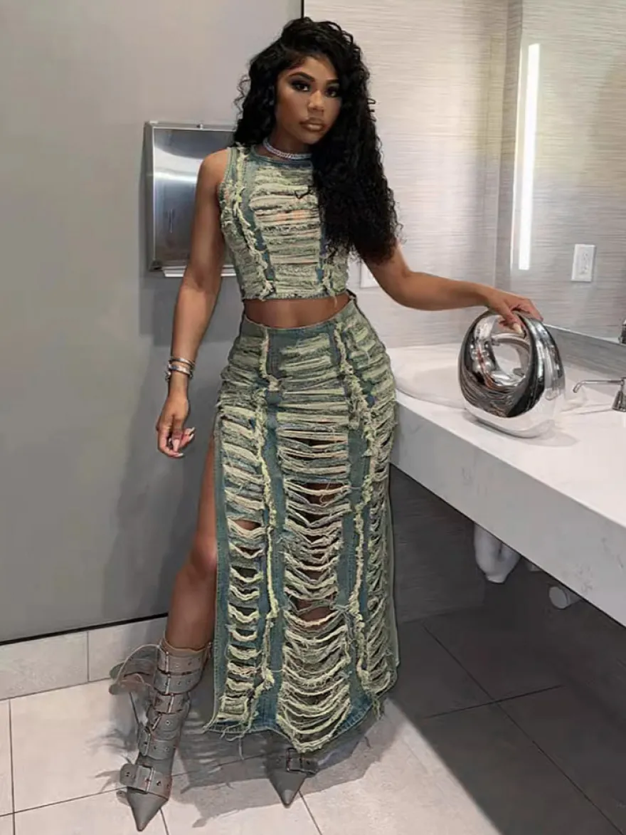 Ensemble 2 pièces en denim délavé pour femme - Jupe longue fendue déchirée style vintage et crop top - Tenue de festival d'été 2026