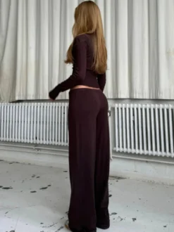 Ensemble 2 pièces en maille côtelée pour femme - Gilet boutonné coupe ajustée et pantalon de détente à jambes larges - Collection printemps 2026