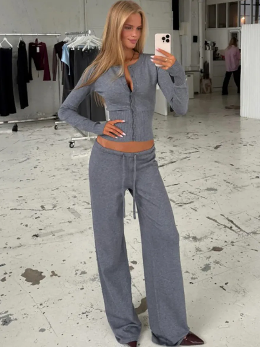Ensemble 2 pièces en maille côtelée pour femme - Gilet boutonné coupe ajustée et pantalon de détente à jambes larges - Collection printemps 2026