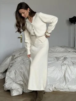 Ensemble 2 pièces en tricot avec cardigan à col en V et jupe longue pour femme (2026)