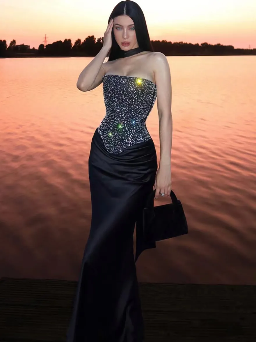 Ensemble 2 pièces pour femme corset à lacets et jupe longue orné de strass idéal pour les fêtes (collection 2026).