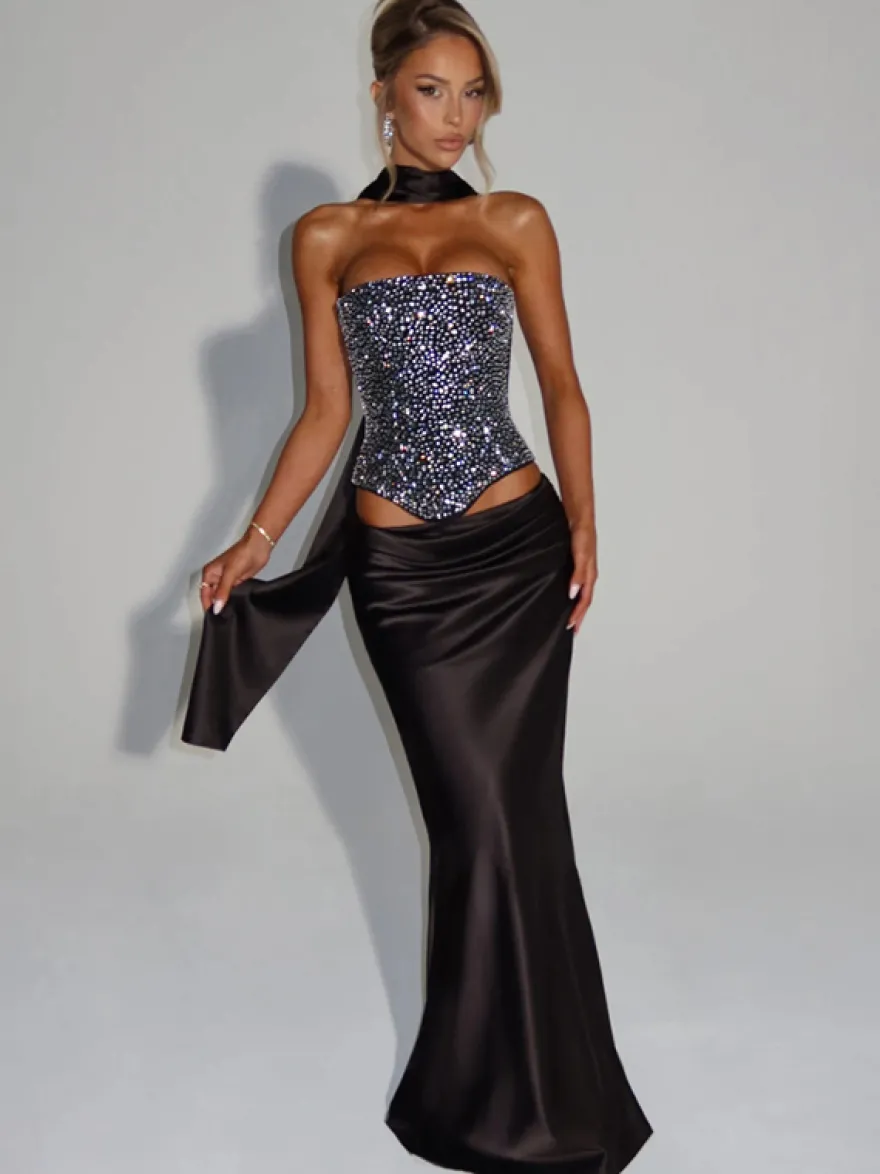 Ensemble 2 pièces pour femme corset à lacets et jupe longue orné de strass idéal pour les fêtes (collection 2026).