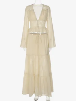 Ensembles deux pièces : jupe robe maxi couleur abricot tenue de villégiature boutons col en V manches longues.