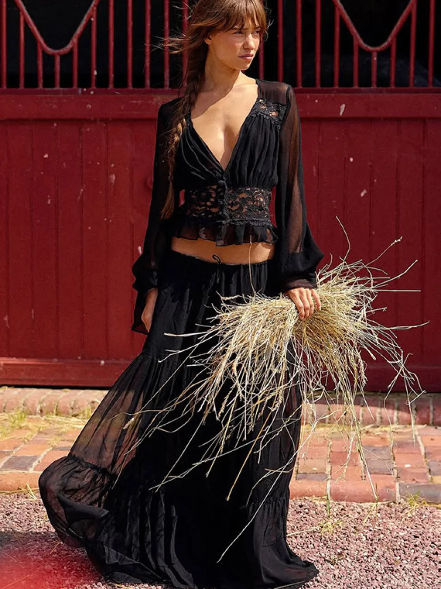 Ensembles deux pièces : jupe robe maxi couleur abricot tenue de villégiature boutons col en V manches longues.