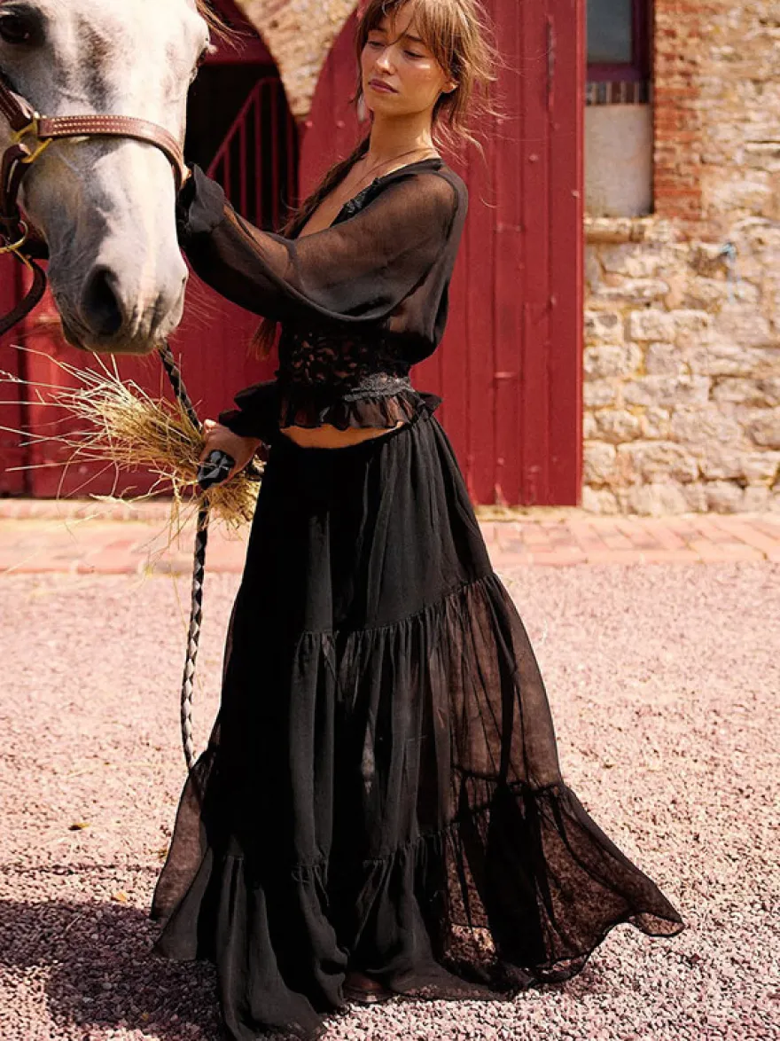 Ensembles deux pièces : jupe robe maxi couleur abricot tenue de villégiature boutons col en V manches longues.