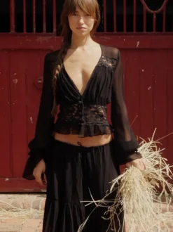 Ensembles deux pièces : jupe robe maxi couleur abricot tenue de villégiature boutons col en V manches longues.
