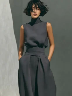 Ensembles deux pièces : pantalon et robe maxi écru blanc à col montant sans manches élégants