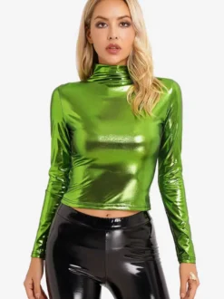 Haut court à col roulé métallisé brillant manches longues coupe ajustée en similicuir liquide idéal pour les clubs raves et festivals.