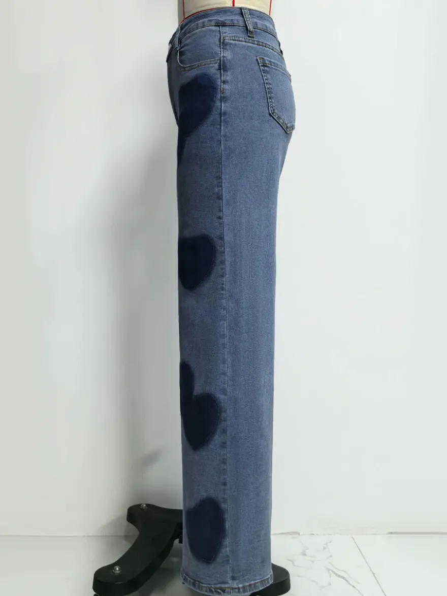 Jean large à motif cœur pour femme - Bleu moyen style bohème chic coupe droite - Tenue streetwear printanière 2026