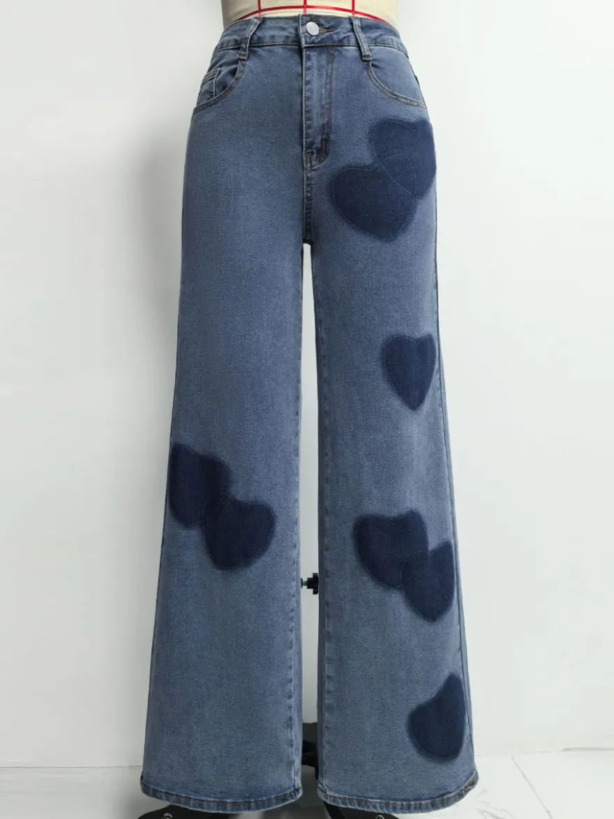 Jean large à motif cœur pour femme - Bleu moyen style bohème chic coupe droite - Tenue streetwear printanière 2026