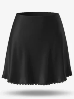 Jupe courte noire en satin naturel à taille naturelle élégante idéale pour le printemps et les femmes.