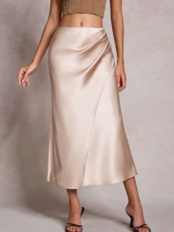 Jupe longue d'été élégante en satin blanc écru taille naturelle pour femme